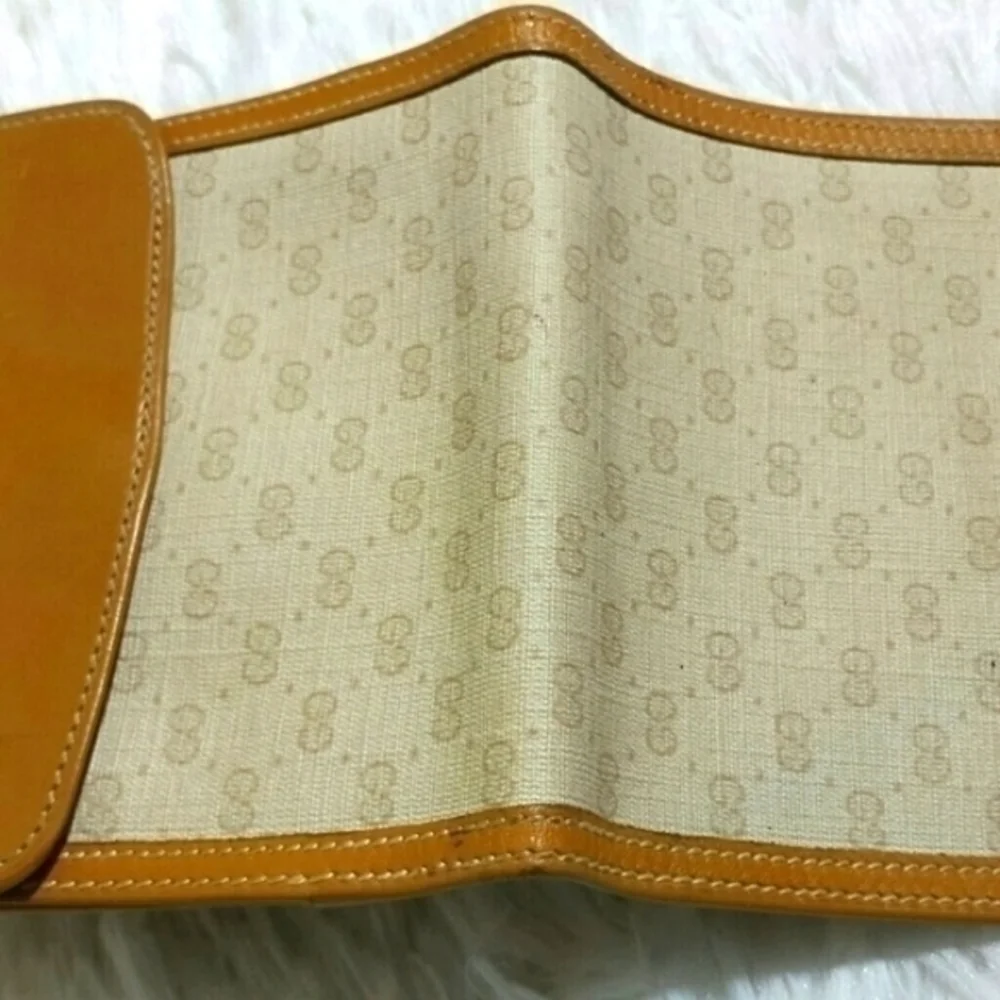Vintage Gucci Signature Interlocking Logo Wallet